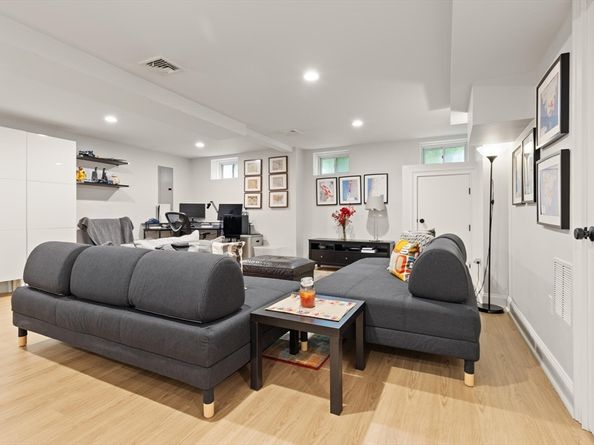 218 Hillside Ave, Needham MA 02494