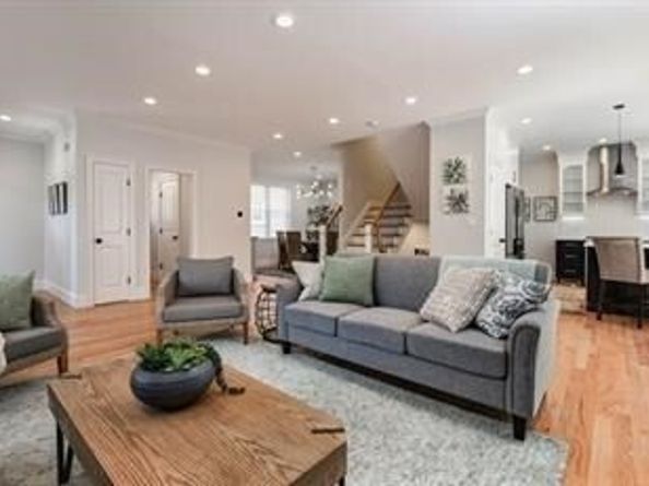 218 Hillside Ave, Needham MA 02494