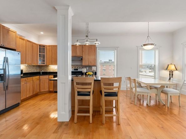 714 E 4th St 3, Boston MA 02127