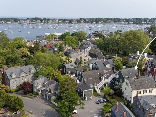 8 Franklin St 18, Marblehead MA 01945