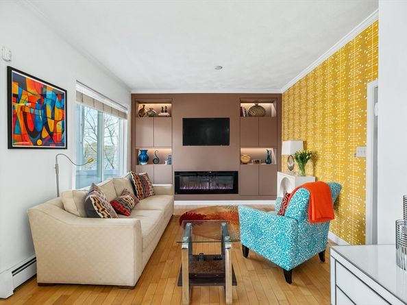 765 Walnut St, Lynnfield MA 01940