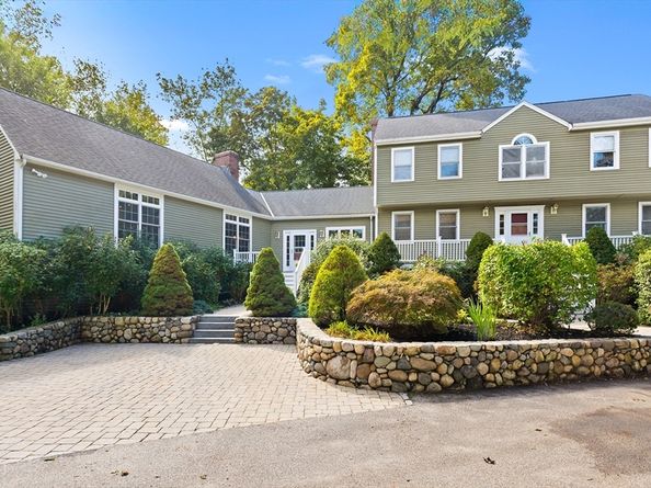 2 Langlee Rd, Hingham MA 02043