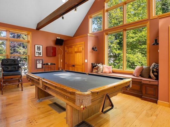 2 Langlee Rd, Hingham MA 02043