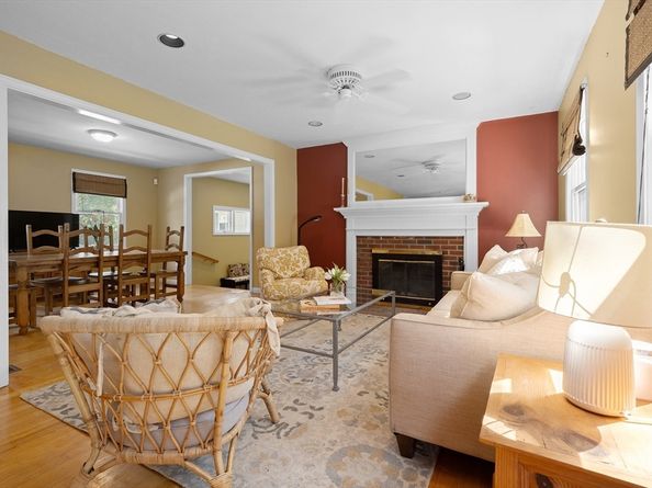 2 Langlee Rd, Hingham MA 02043