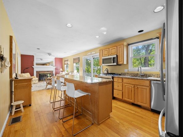 2 Langlee Rd, Hingham MA 02043