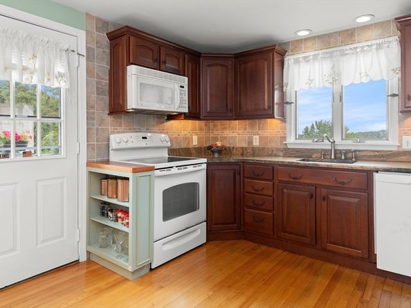27 Temple Street, Melrose MA 02176