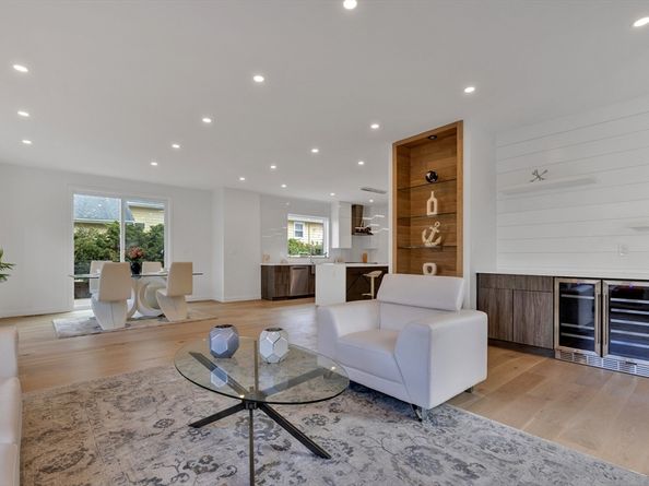 239 Mountain Ave, Arlington MA 02474