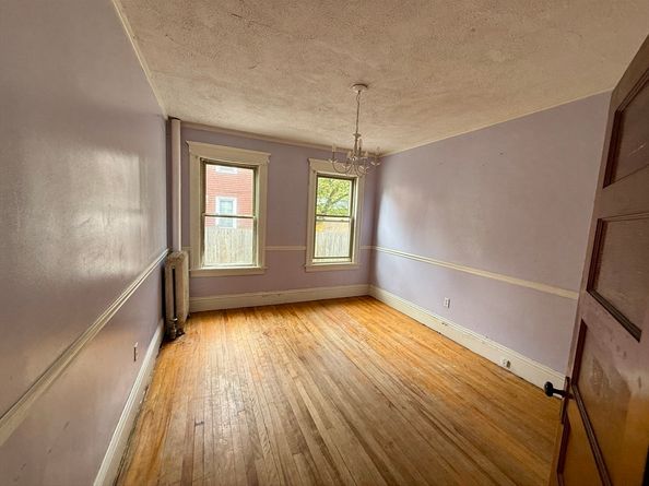 22 Baker St, Worcester MA 01603