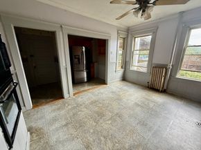 22 Baker St, Worcester MA 01603
