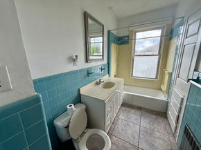 22 Baker St, Worcester MA 01603