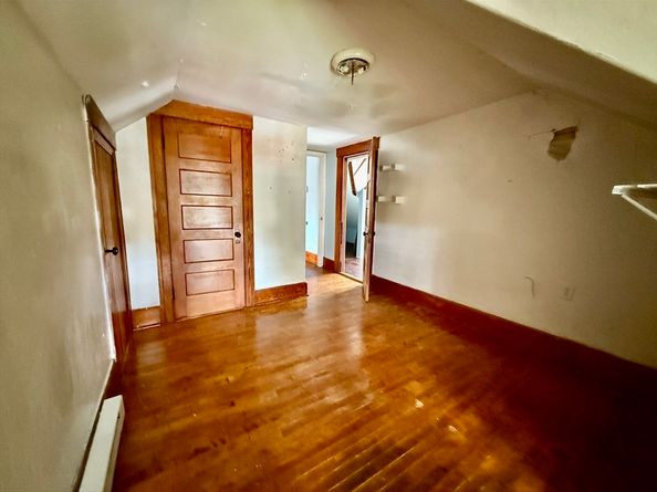 22 Baker St, Worcester MA 01603