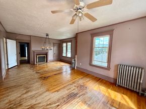 22 Baker St, Worcester MA 01603