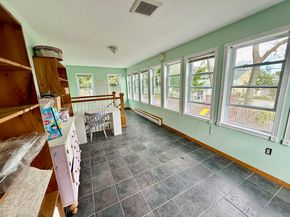 22 Baker St, Worcester MA 01603