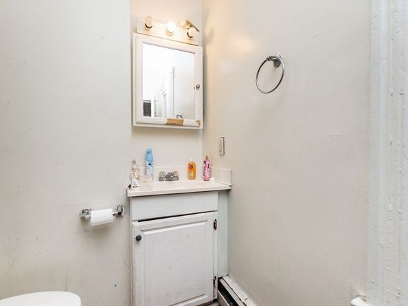 302-R Hollis St, Framingham MA 01702