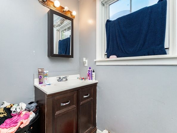 302-R Hollis St, Framingham MA 01702