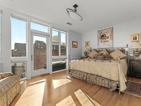 9-17 Harcourt St 503, Boston MA 02116