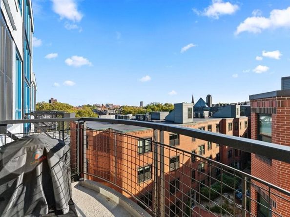 9-17 Harcourt St 503, Boston MA 02116