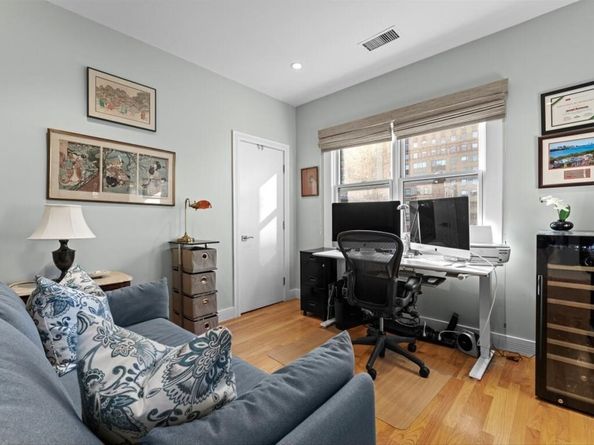 9-17 Harcourt St 503, Boston MA 02116
