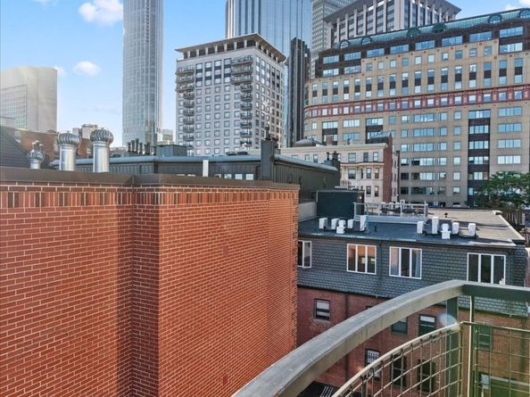9-17 Harcourt St 503, Boston MA 02116