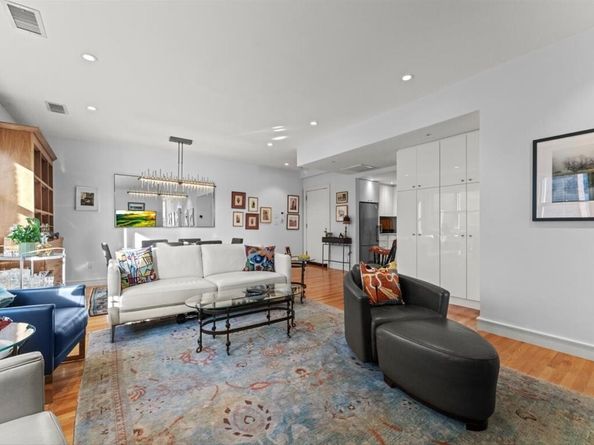 9-17 Harcourt St 503, Boston MA 02116