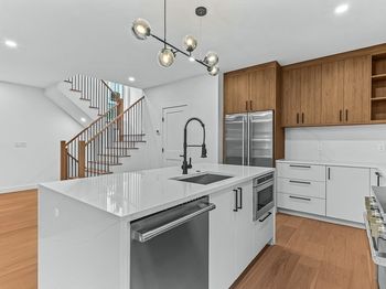 11 Bonner Ave
