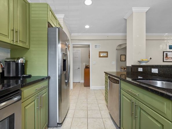 27-29 Commonwealth Ave 9, Newton MA 02467