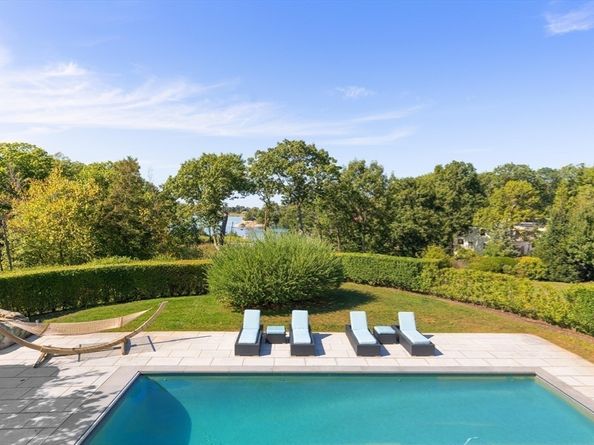17 Mohawk Way, Cohasset MA 02025