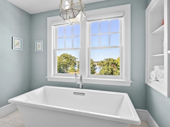 17 Mohawk Way, Cohasset MA 02025