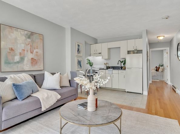 73 River St 4B, Cambridge MA 02139