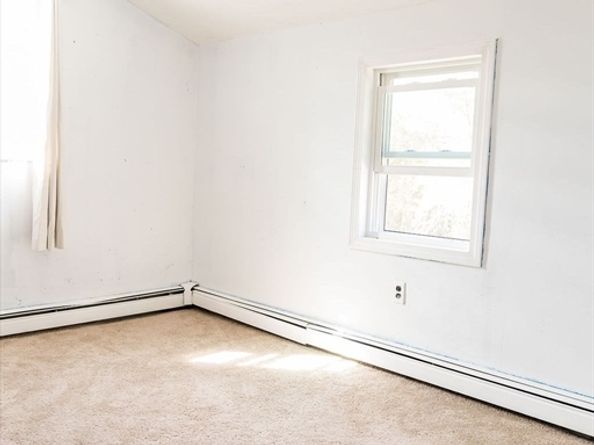 41 Hill St, Leominster MA 01453
