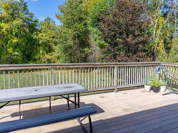 41 Hill St, Leominster MA 01453