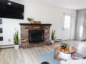 41 Hill St, Leominster MA 01453
