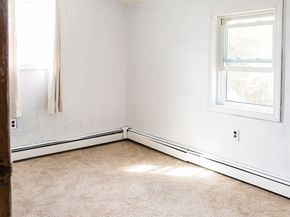 41 Hill St, Leominster MA 01453