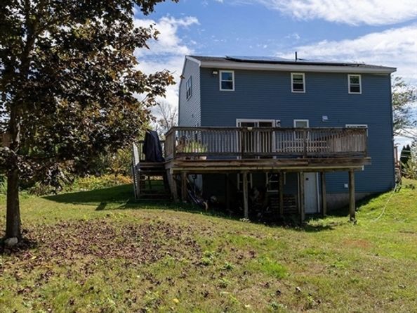 41 Hill St, Leominster MA 01453