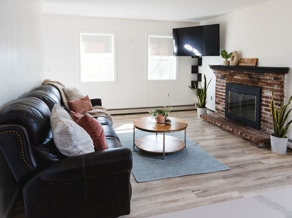 41 Hill St, Leominster MA 01453