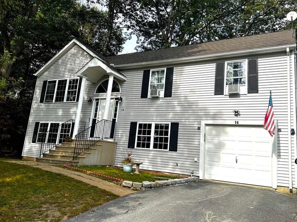 14 Browns Brook Rd, Webster MA 01570
