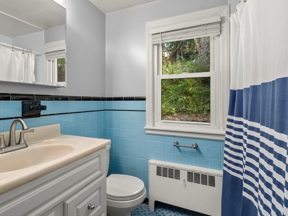 5 Manila St, Worcester MA 01602