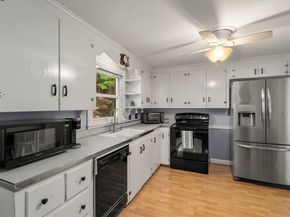 5 Manila St, Worcester MA 01602