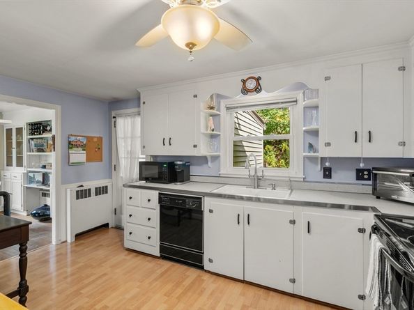 5 Manila St, Worcester MA 01602