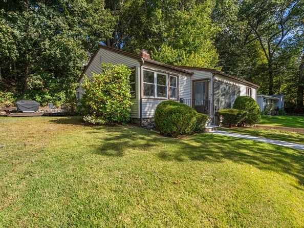 5 Manila St, Worcester MA 01602