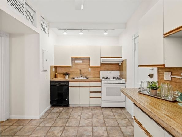 38 Kilsyth Rd 21, Brookline MA 02445