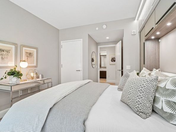 100 Lovejoy Wharf 5N, Boston MA 02114