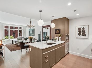 100 Lovejoy Wharf