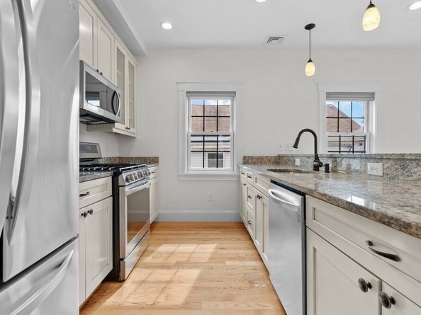 25 Auburn Ave 2, Somerville MA 02145