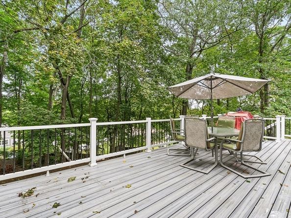 11 Longview Rd, Framingham MA 01701