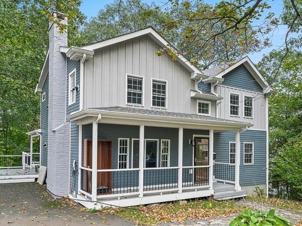 11 Longview Rd, Framingham MA 01701
