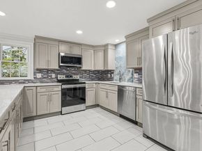 11 Longview Rd, Framingham MA 01701