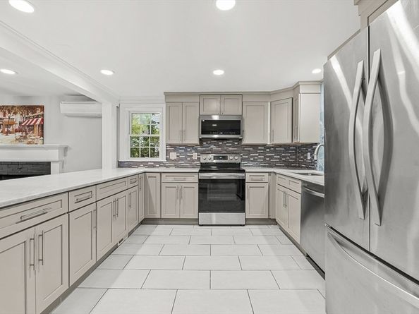 11 Longview Rd, Framingham MA 01701