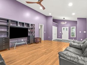 11 Longview Rd, Framingham MA 01701