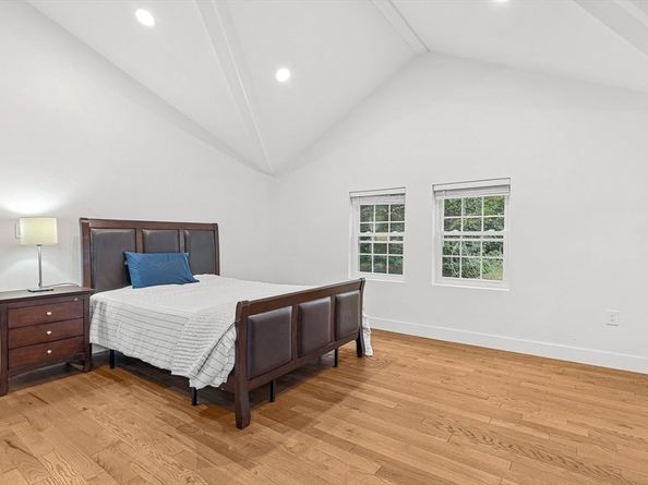 11 Longview Rd, Framingham MA 01701
